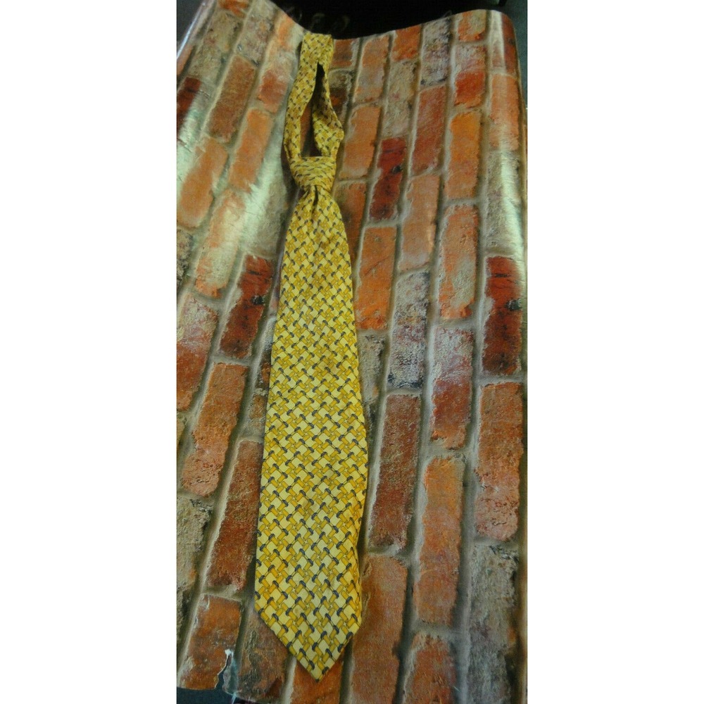 Gucci made in Italy 100% silk neck tie golden yellow & blue design STAINING